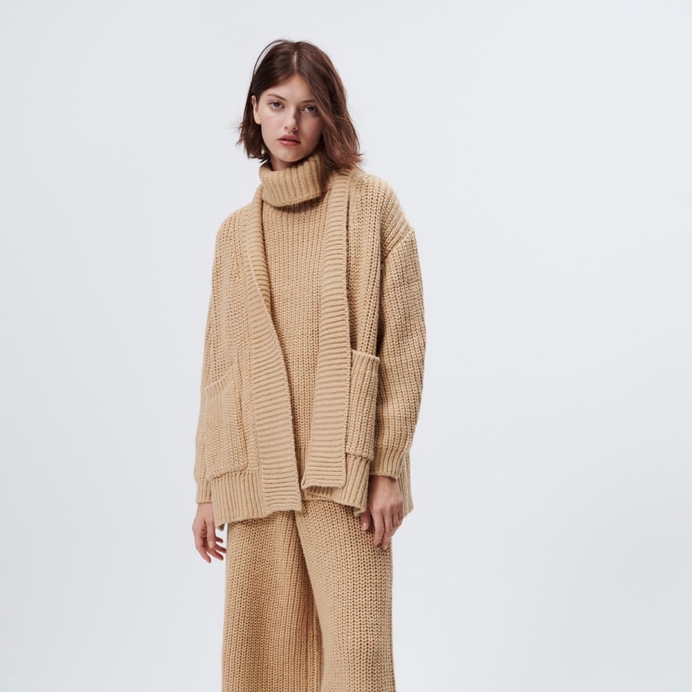 Oversized knit cardigan